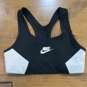 Medium Nike sports bra